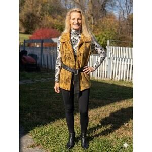 ANIMAL PRINT VEST soft comfortable longer length flattering mint condition S/M